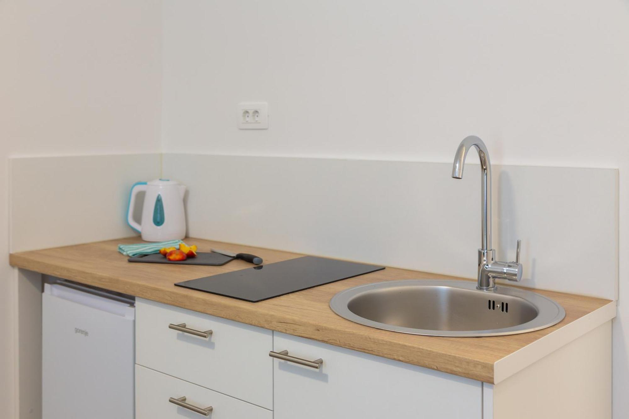 Beachfront Apartments Providenca With Free Parking Makarska Room photo