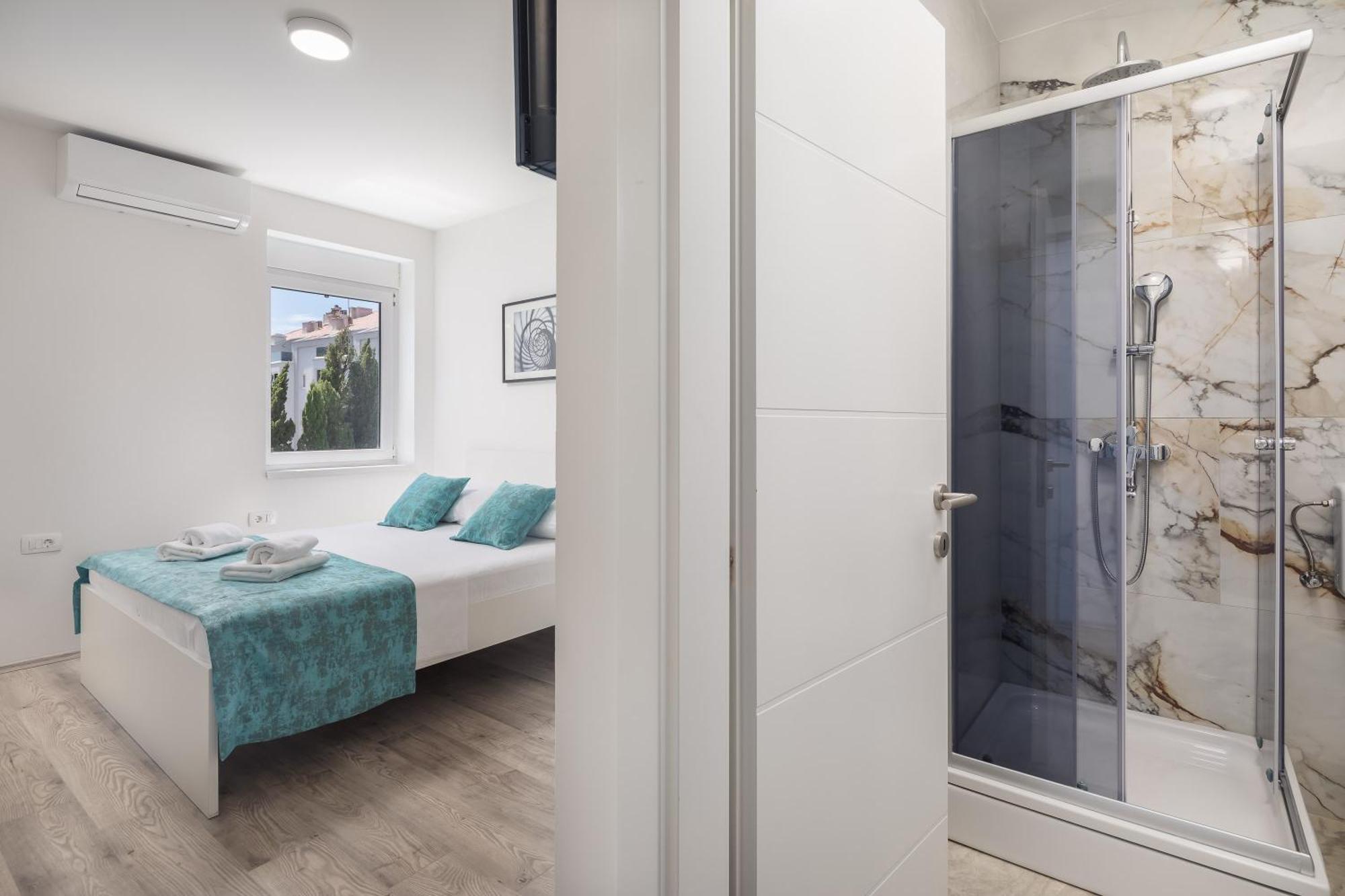Beachfront Apartments Providenca With Free Parking Makarska Exterior photo