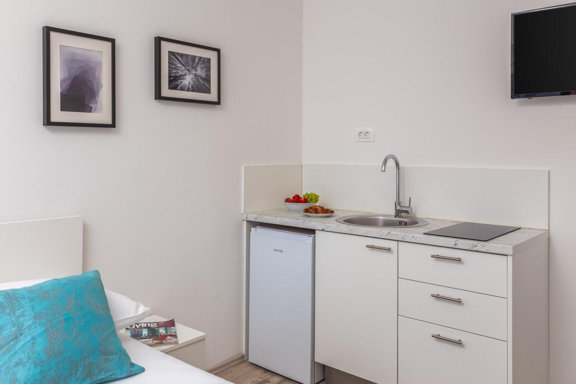 Beachfront Apartments Providenca With Free Parking Makarska Room photo