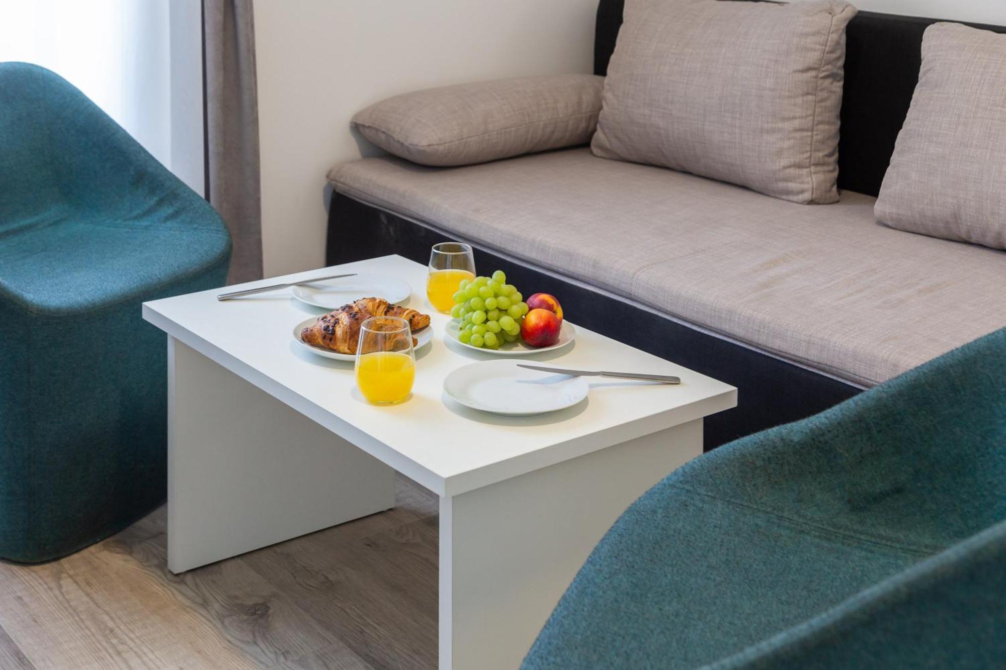 Beachfront Apartments Providenca With Free Parking Makarska Exterior photo