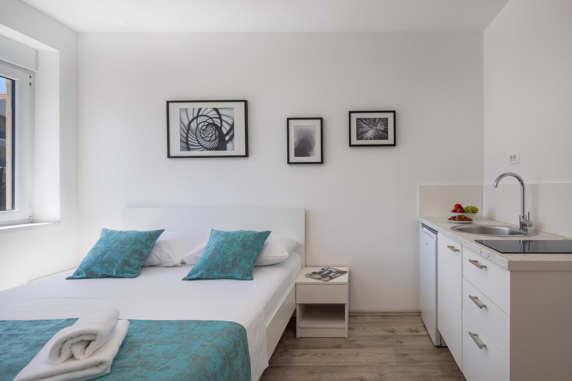 Beachfront Apartments Providenca With Free Parking Makarska Exterior photo