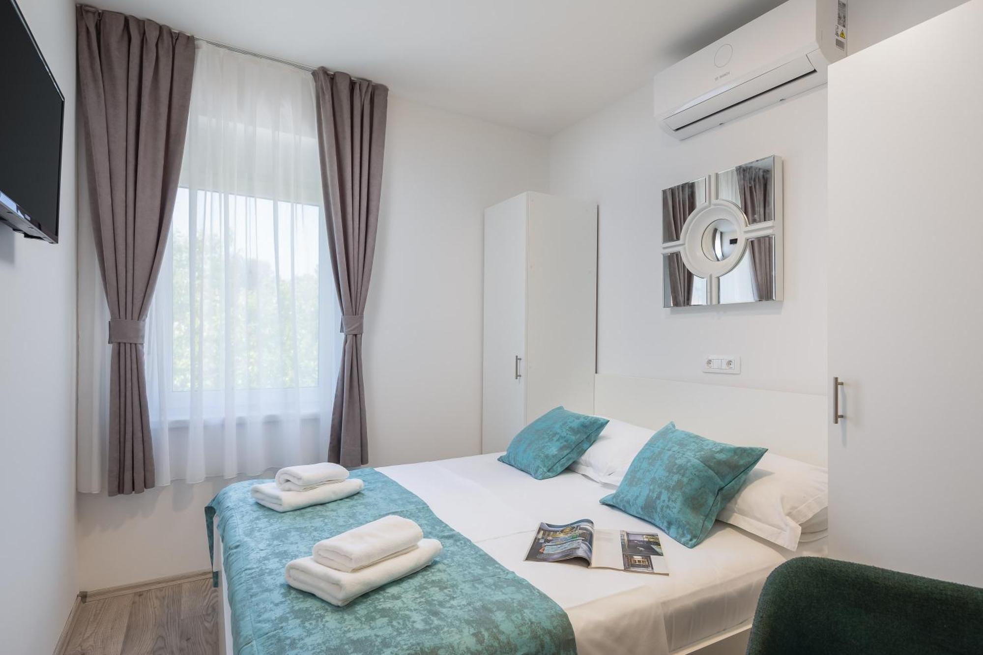 Beachfront Apartments Providenca With Free Parking Makarska Room photo