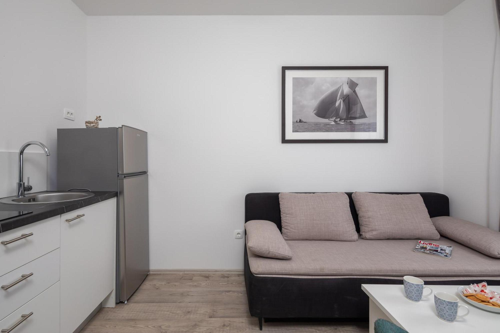 Beachfront Apartments Providenca With Free Parking Makarska Room photo