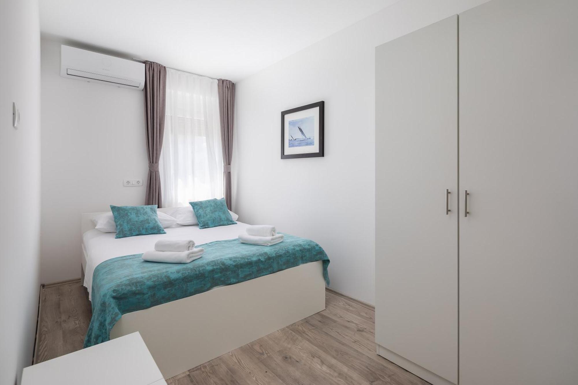 Beachfront Apartments Providenca With Free Parking Makarska Exterior photo