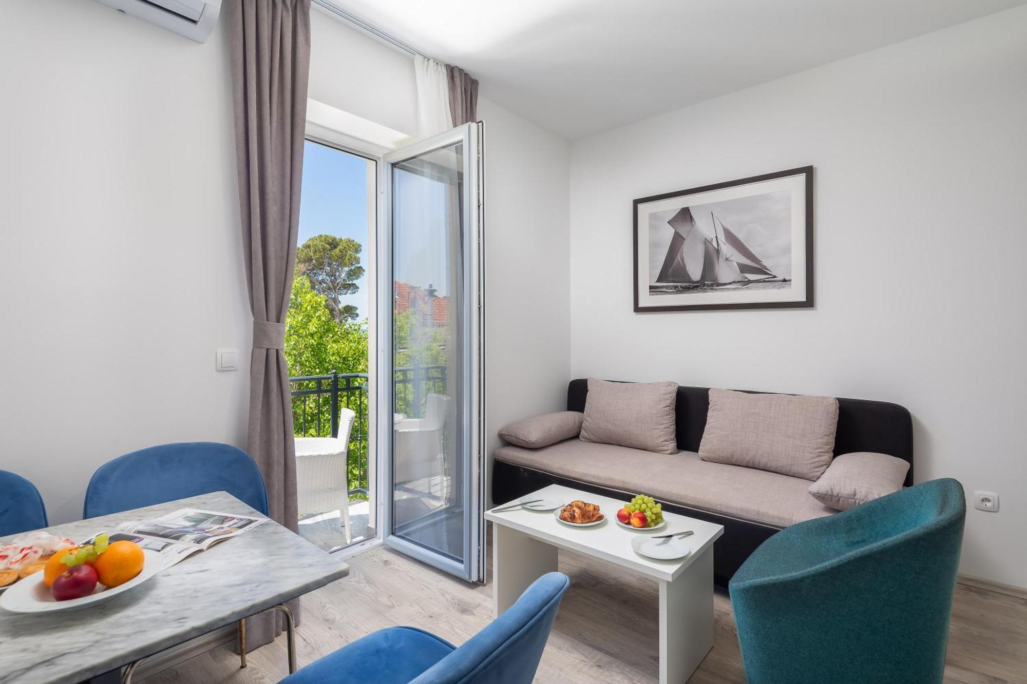 Beachfront Apartments Providenca With Free Parking Makarska Exterior photo
