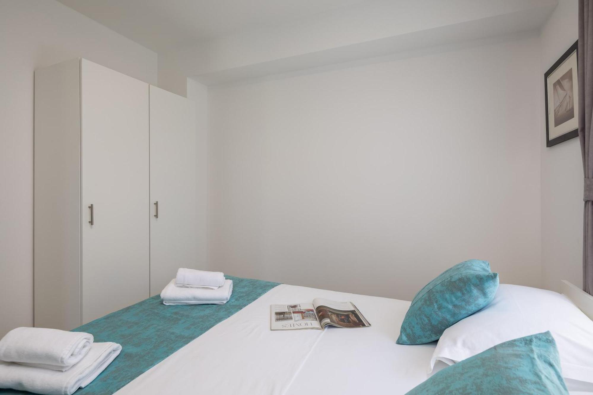 Beachfront Apartments Providenca With Free Parking Makarska Room photo