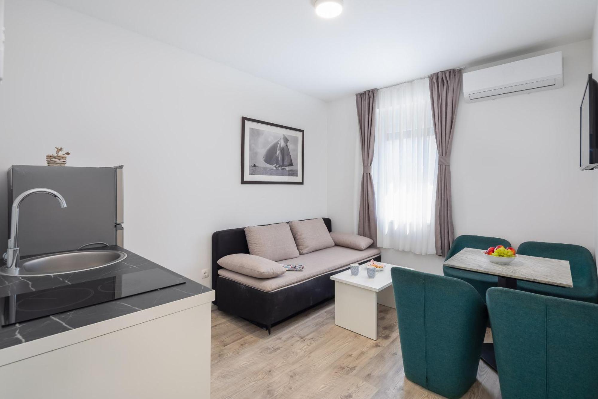 Beachfront Apartments Providenca With Free Parking Makarska Exterior photo