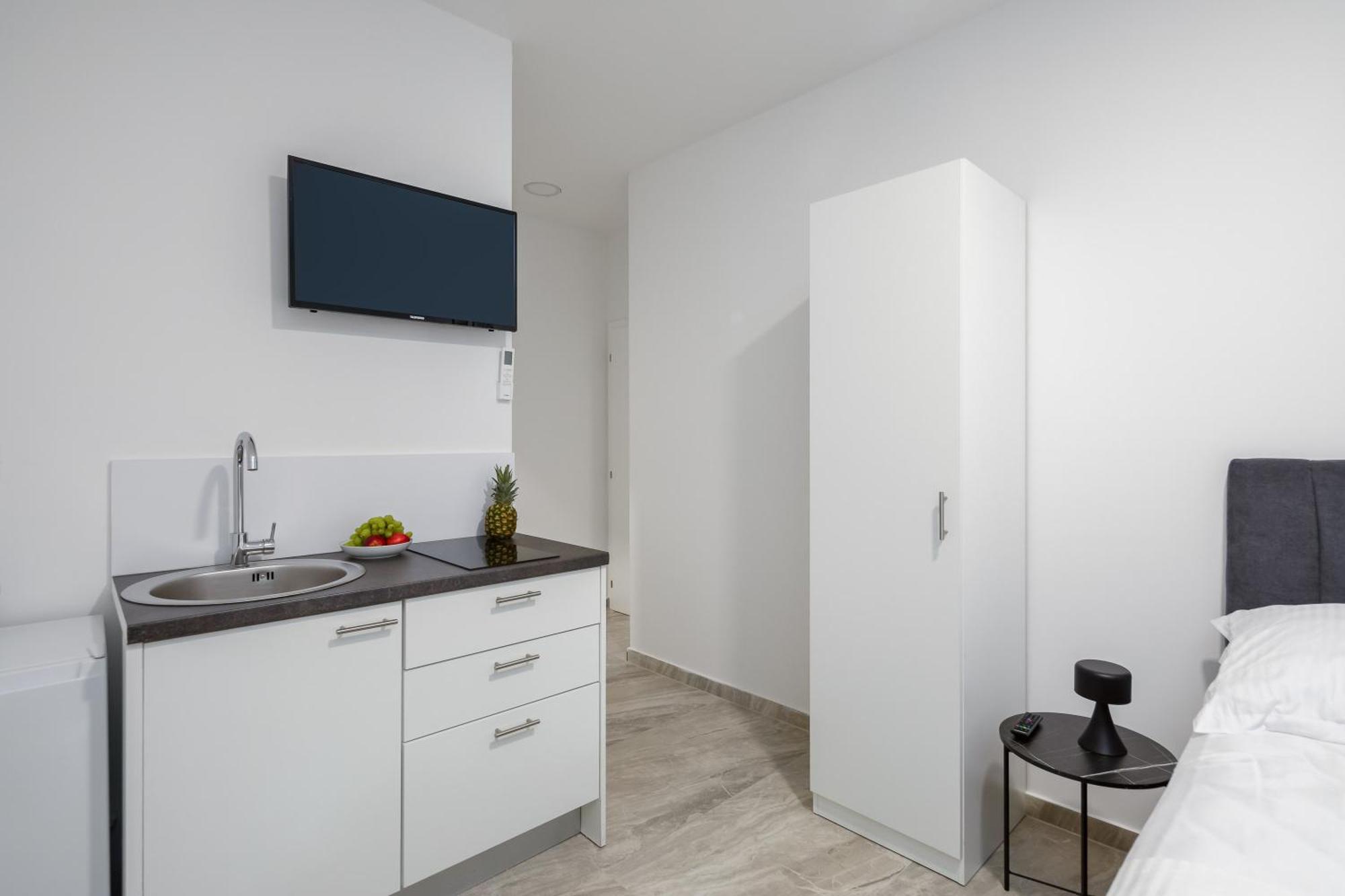 Beachfront Apartments Providenca With Free Parking Makarska Room photo