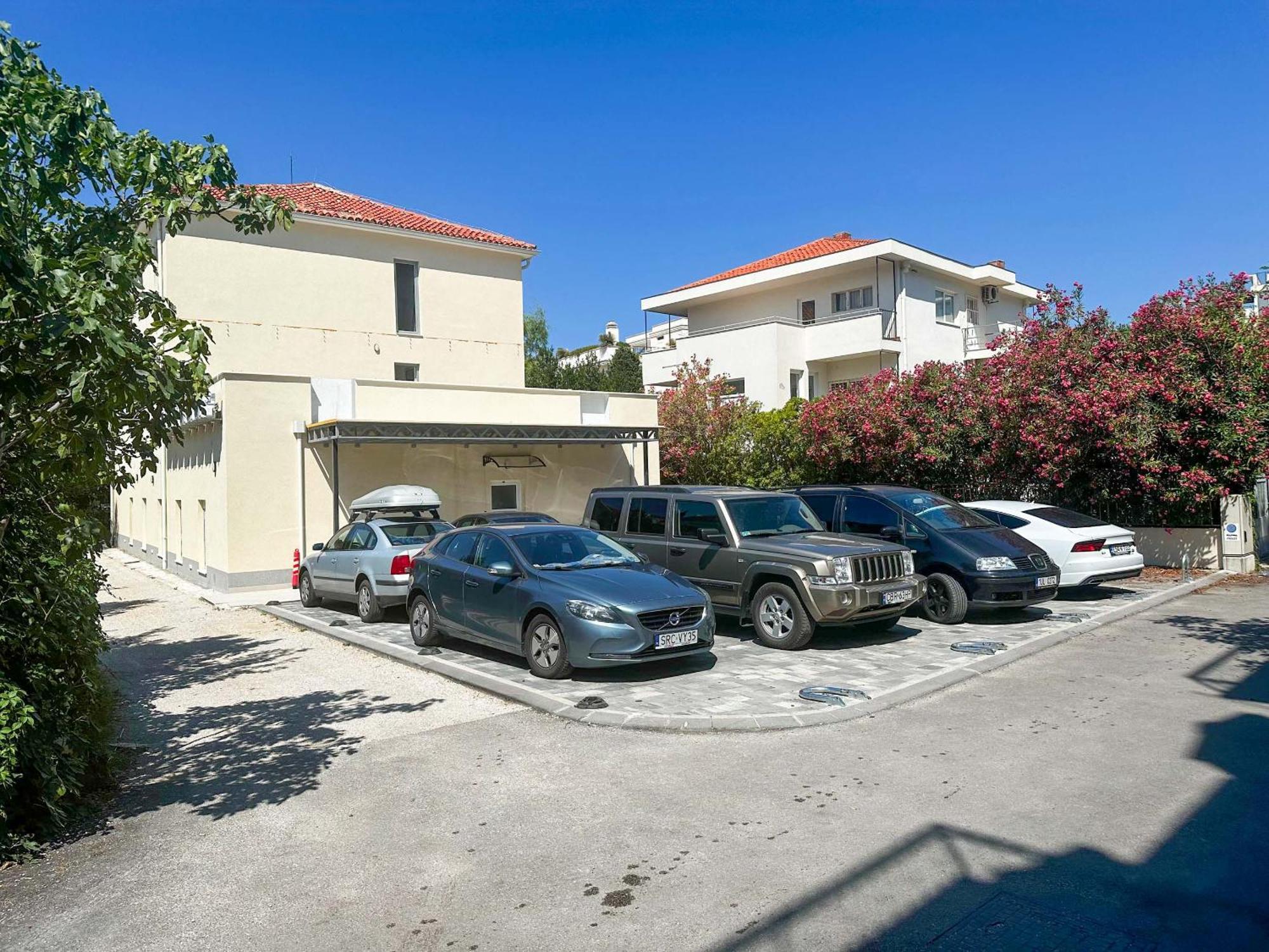 Beachfront Apartments Providenca With Free Parking Makarska Exterior photo